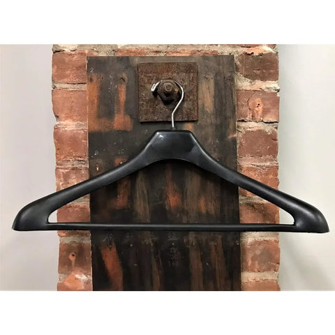 H90 19" Plastic Concave Suit Hanger With Extra Wide Shoulders Black